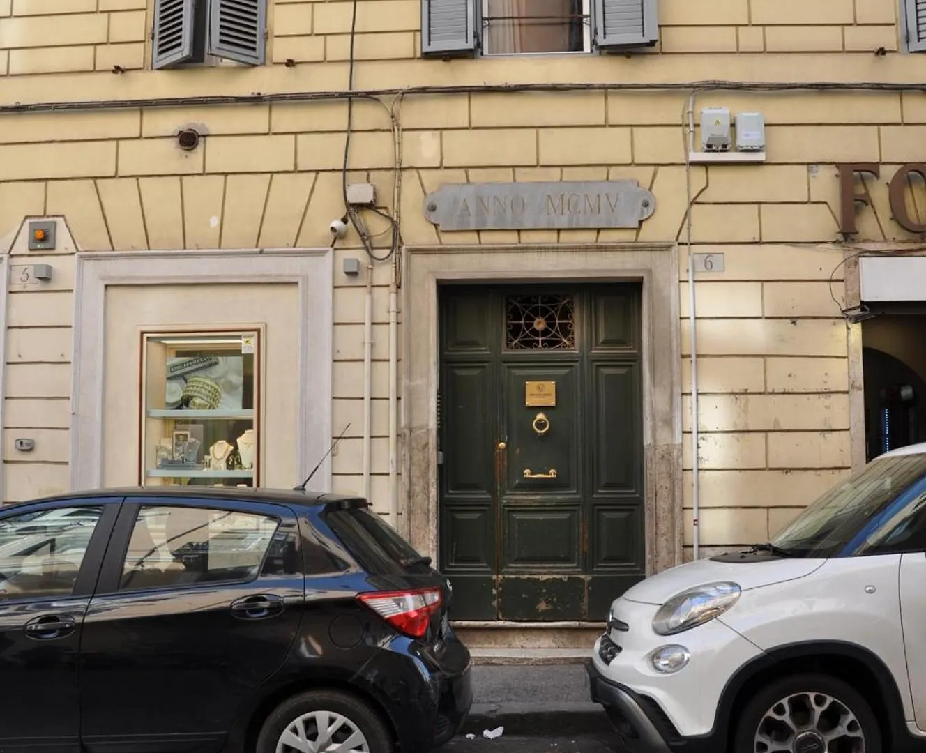 Colosseo Studios Roma 0*,
